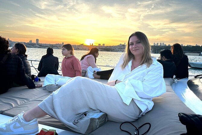 Sunset or Daytime Istanbul Guided Luxury Yacht Cruise with Snacks - How luxurious is the yacht?
