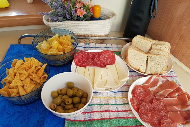 Sunset yacht ride in Barcelona + snacks and drinks - Timing, weather, and cancellation details