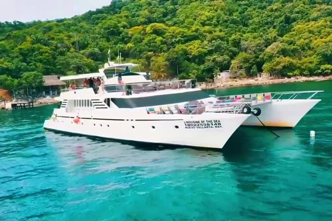 Sunsets and Whales Mega Yachts ALL INCLUSIVE: Puerto Vallarta - The open bar, snacks, and onboard atmosphere