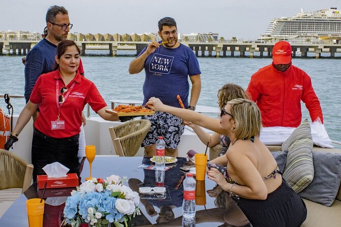 Superyacht Experience in Dubai with Dinner and Live Music - My advice for making the call