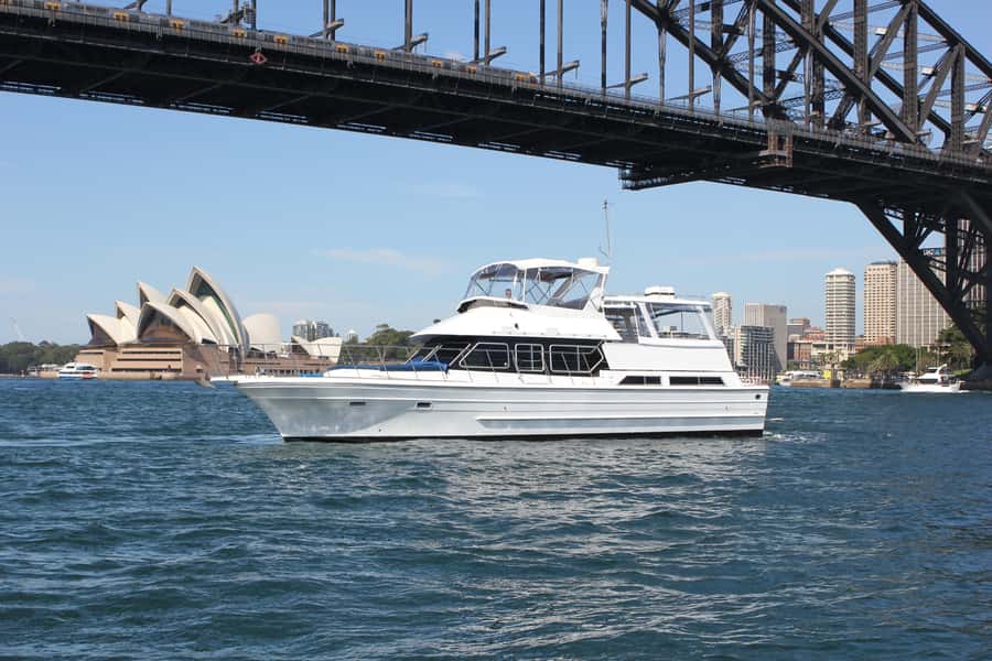 Sydney Harbour: 2-Hour Morning Yacht Cruise with Morning Tea - Under the Harbour Bridge with the Opera House ahead