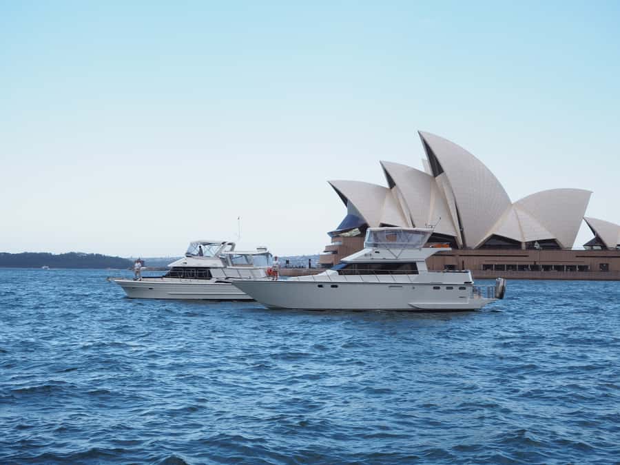 Sydney Harbour: 2-Hour Morning Yacht Cruise with Morning Tea - Fort Denison, islands, and the eastern bays