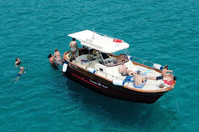Taranto Boat Charter - What the price means for your group