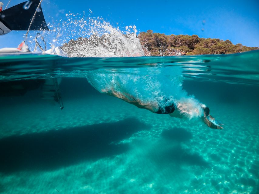 The Fastest All Inclusive Private Motor Yacht in Santorini - From your hotel to the marina