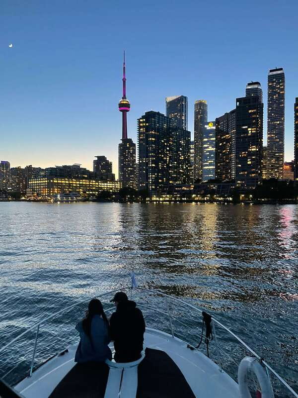 Toronto: Private Luxury Yacht Sightseeing Cruise & Prosecco - Key points to know before booking