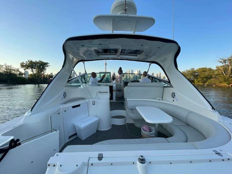 Toronto: Private Luxury Yacht Sightseeing Cruise & Prosecco - What this Toronto yacht cruise is really like