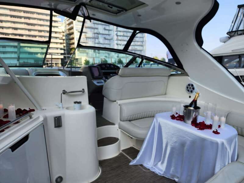 Toronto: Private Luxury Yacht Sightseeing Cruise & Prosecco - Gibraltar Point Lighthouse and the island shoreline