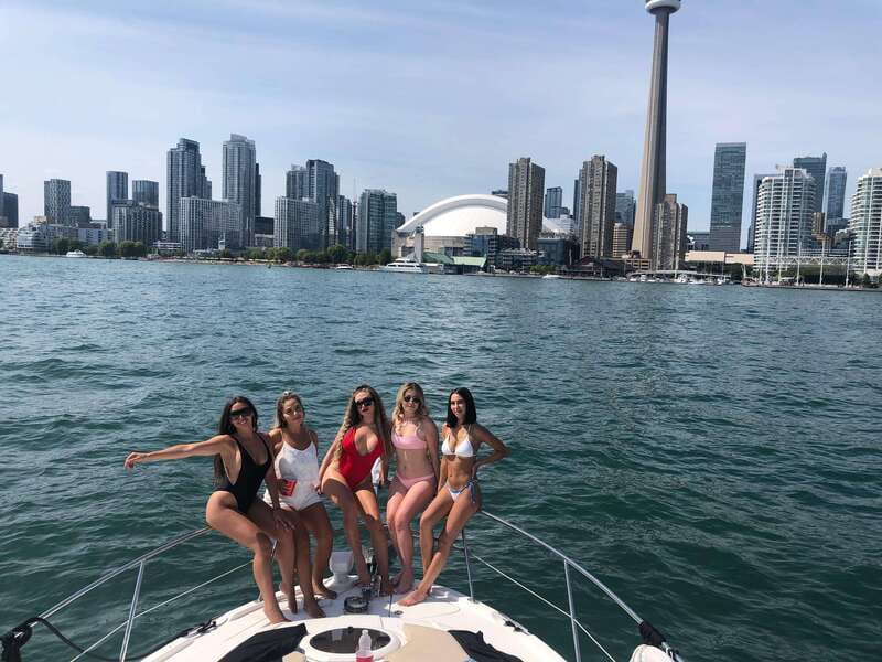 Toronto: Private Luxury Yacht Sightseeing Cruise & Prosecco - From Harbourfront to the Toronto Islands