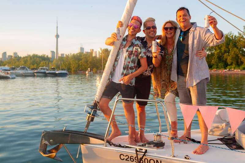 Toronto: Sailing Yacht Cruise of Toronto Harbor and Islands - Sailing Toronto Harbor on a 41-foot yacht