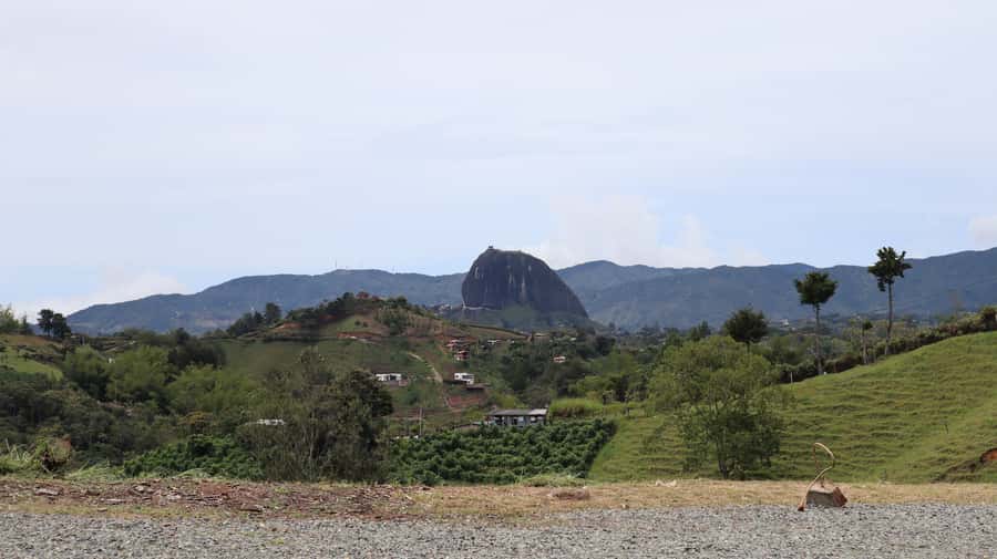 Tour Guatapé: luxury yacht to the stone of Peñol. - Key points to know before booking