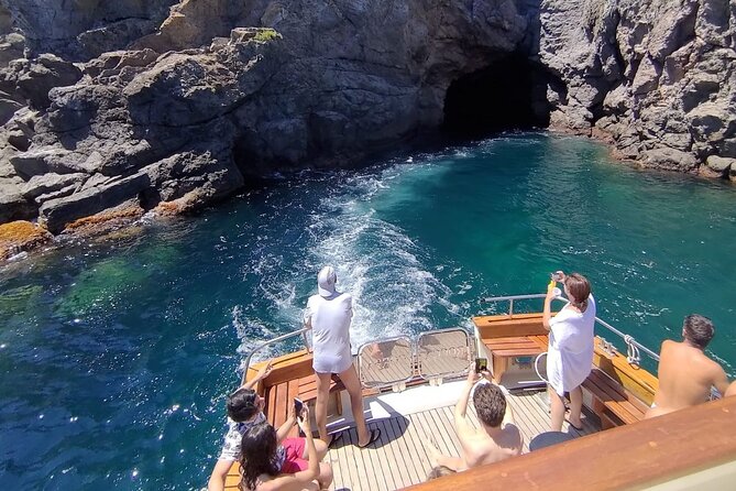 Tour of Ischia Island with Motor Yacht Rocca Corsa - Lunch near Baia di San Montano