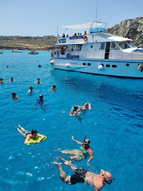 Trapani: Yacht Excursion to Levanzo and Favignana with Lunch - Meeting at Trapani port at 9:30 am