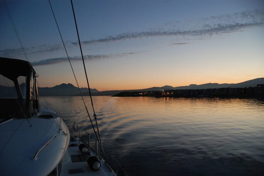 Tromsø: Fjord and Islands Luxury Catamaran Cruise - The best season and the weather question