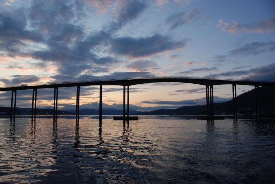 Tromsø: Midnight Sun Cruise in a Luxury Catamaran - Thermal suits, hot drinks, and fish soup