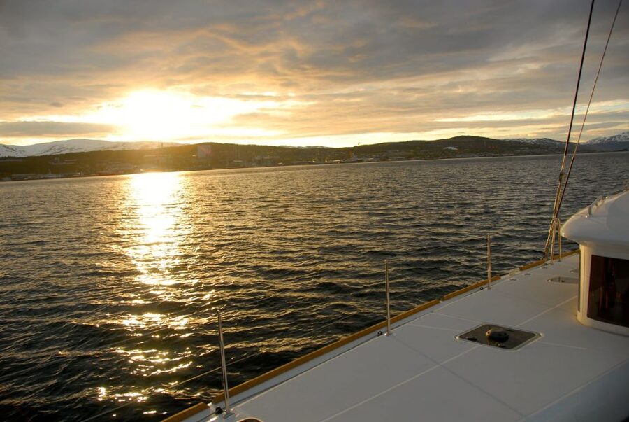 Tromsø: Midnight Sun Cruise in a Luxury Catamaran - Fishing adds a useful second act