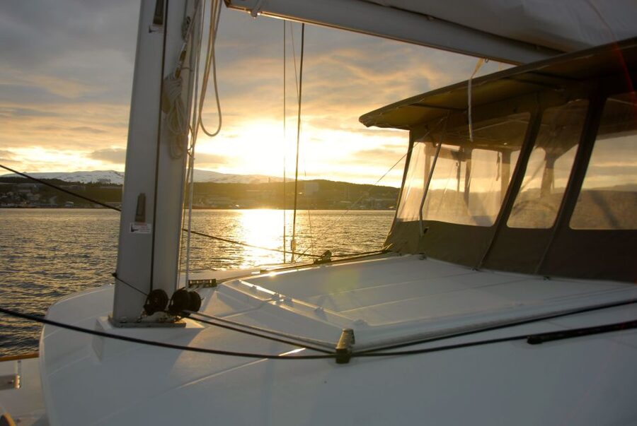 Tromsø: Midnight Sun Cruise in a Luxury Catamaran - Weather changes and the car-tour question
