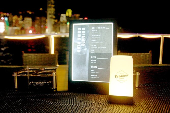 Victoria Harbour Yacht Night Cruise - DREAMER:Tourguide & Photos - Comfort, seating, and weather