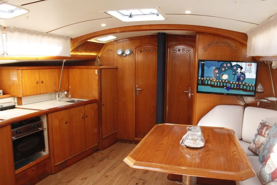 Vilamoura: Coastal Cruise on a Luxury Sailing Yacht - The crew makes the difference