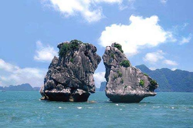 VIP Ha Long Bay 6 hour FUJI cruise with latest luxury cruise ship + limousine + highway + dinner for Japanese only - What the $79.81 price really includes