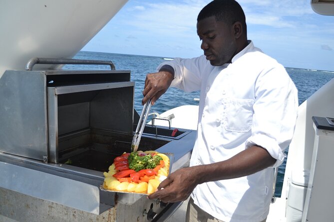 VIP Premium Yacht -Party Boat-Brunch - Snorkeling over natural coral reefs