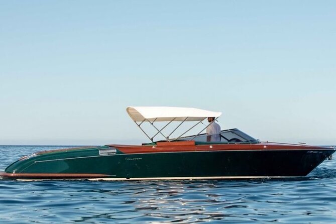 VIP Private Luxury Boat Tour - Riva Aquariva Yacht Venice - Vignole connects food and power