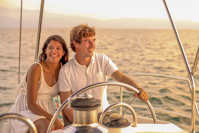 Whale Watching & Arch Catamaran Cruise in Cabo San Lucas - Choosing between the 1:00 pm and 5:00 pm departures