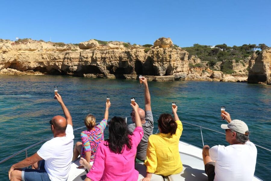 Xclusive Luxury Yacht Albufeira - Food, wine, and the onboard service