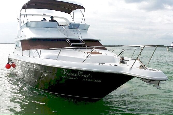 Yacht 48ft Rental in Cancun for up to 15 people - What the crew provides on board