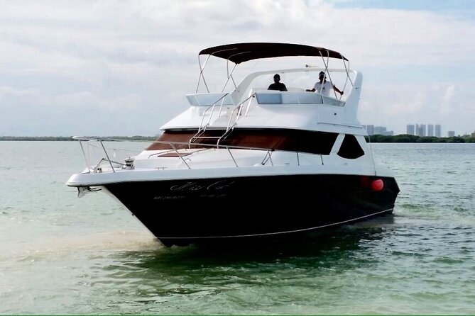 Yacht 48ft Rental in Cancun for up to 15 people - Birthdays and special occasions