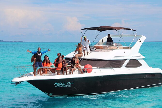 Yacht 48ft Rental in Cancun for up to 15 people - Choosing between two, four, and six hours