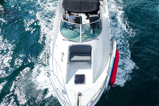 Yacht Carver - Luxury Private Yacht Tour - The two-hour Cabo Bay stop