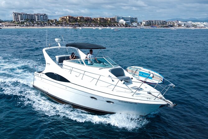 Yacht Carver - Luxury Private Yacht Tour - Cruising the Pacific coast for 30 minutes