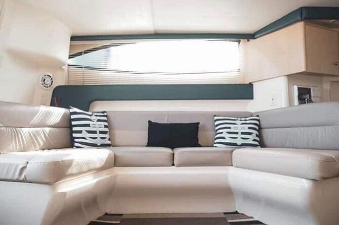 Yacht Carver - Luxury Private Yacht Tour - Food, drinks, and equipment included