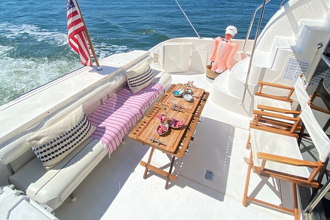 Yacht Charter in Palm Beach with Crew - Peanut Island changes the pace
