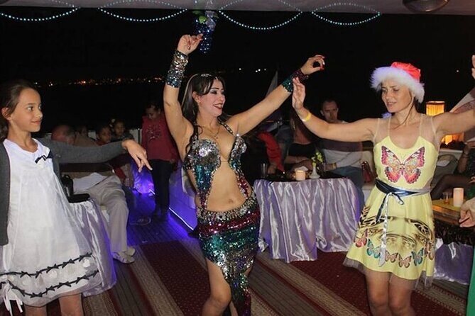 Yacht Cruise with Dinner & Oriental Show - What to confirm before you go