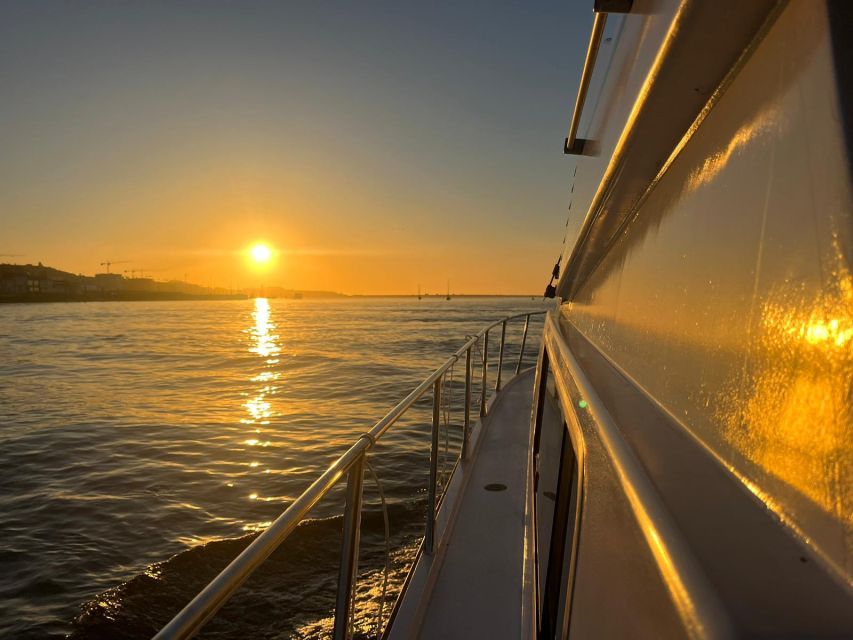 Yacht Douro Tour - A different view of Porto from R. do Ouro 160