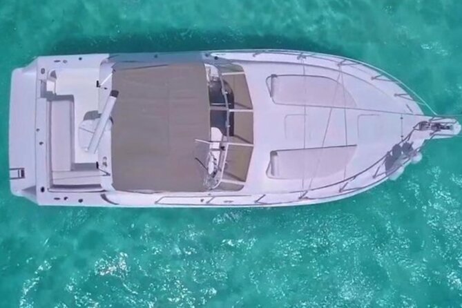 Yacht experience in Cancun: cruise, swim and sunset views - Four and five hours: heading toward Isla Mujeres