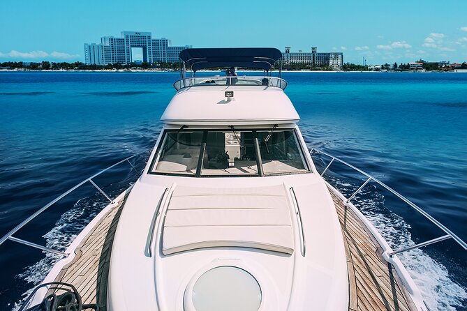 Yacht Meridian 40FT Best Private Rental in Cancun - Sea conditions can change the whole day