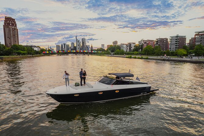 Yacht Tour in Frankfurt for up to 12 Guests - Comfort, speed, and the Dolce Vita