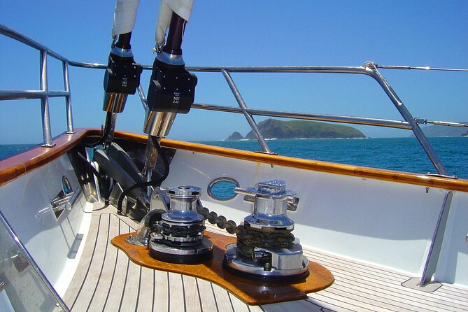Yonder Star Sailing Yacht - Motuihe Island makes the full-day charter more active