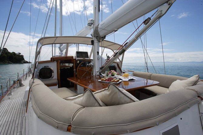 Yonder Star Sailing Yacht - The overnight charter is for a small, flexible group