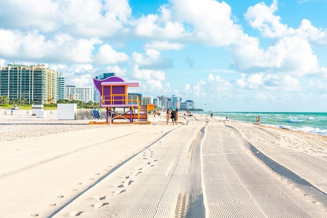 Your Private Miami Yacht Tour with Music and Fun - What the boat is like
