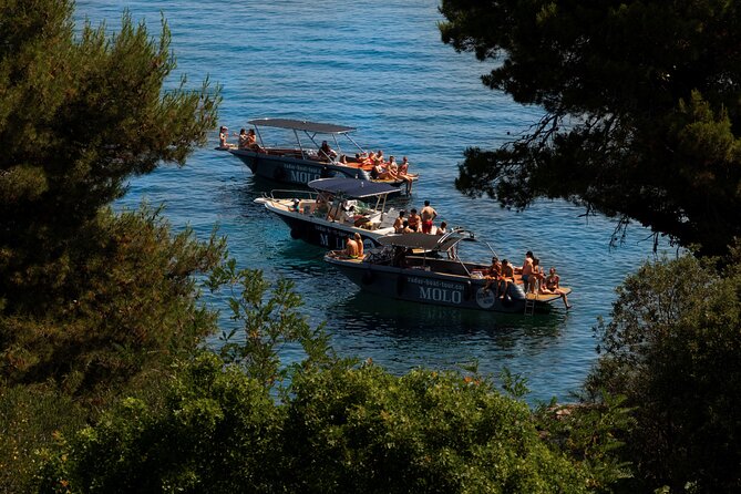 Zadar: 3 Islands Luxury Boat Tour with Aperol Spritz & Snorkeling - What the boat and crew add